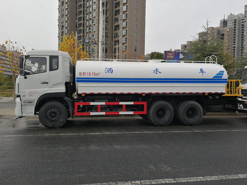 洒水车